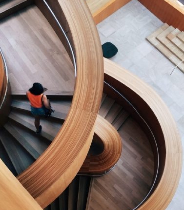 stephen-di-donato-119071-unsplash-min-377x700